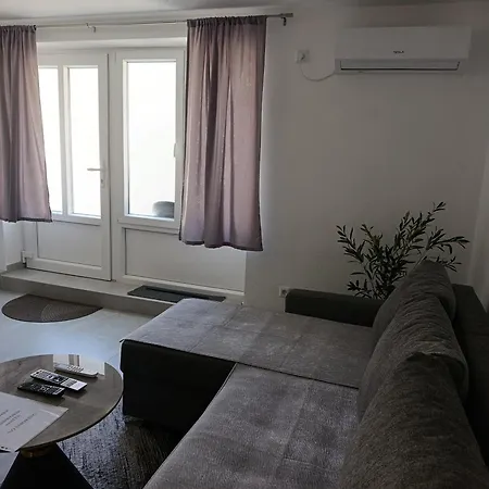 Nest 2 *